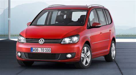 Infografika: Přehled variant Touran I (facelift 2010) a motorů