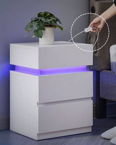 Grafika: Porovnání standardního konferenčního stolku a stolku s LED osvětlením