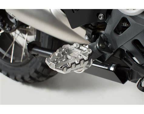 SW-MOTECH díly pro SV řady - stupačky EVO, kryty rámu a kryt řetězového kola