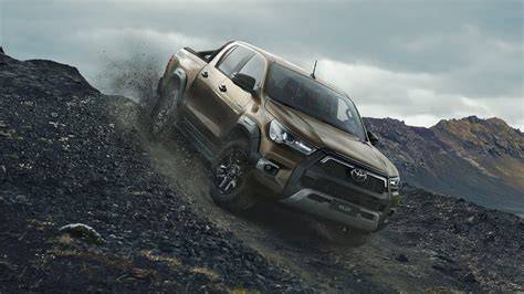 Infografika: srovnání komponent pro terénní vozy Toyota a jejich úpravy 4x4