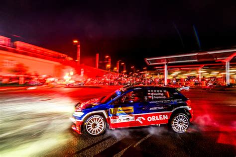 Infografika: Rozpis rychlostních zkoušek Barum Rallya a časy vedoucích jezdců