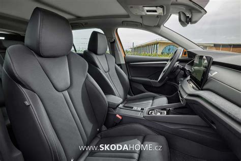 Ilustrace interiéru Škoda Octavia III s nainstalovanými autokoberci