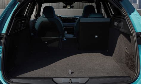 Peugeot 407 SW - interiér a variabilní zavazadlový prostor