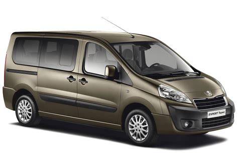 Peugeot Expert Tepee - dvoudelková varianta a prostorný interiér
