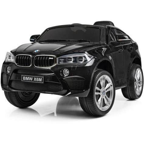 Infografika: Jak funguje dvoumotorové elektrické autíčko BMW X6 M pro děti