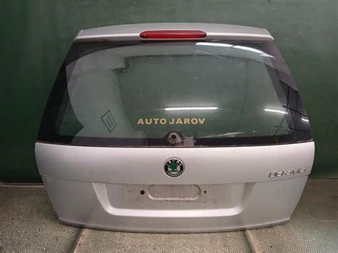 Páté dveře pro Škoda Octavia 1 Combi s drobnými známkami koroze.