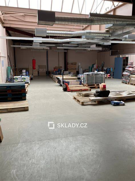 areál vrakoviště a sklady autodílů