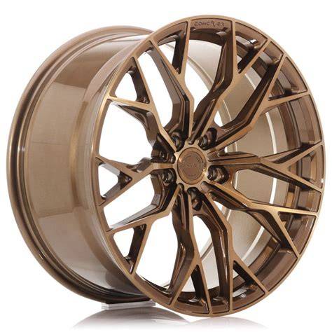 Designové detaily: maska, světla, loga a kola 19” Bronze