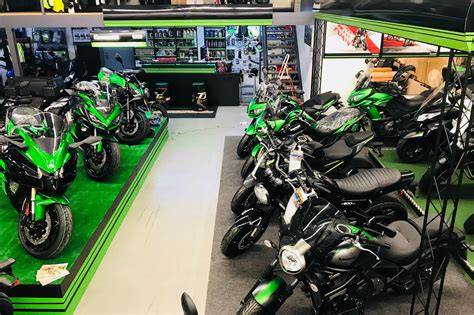 Objednejte do pondělí - nabídky na prodej motocyklů a laděných výfuků