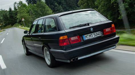 Porovnání verzí zadních nárazníků pro BMW E34 Touring