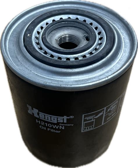 Ilustrace různých typů automobilových filtrů (olejový, vzduchový, kabinový, palivový)