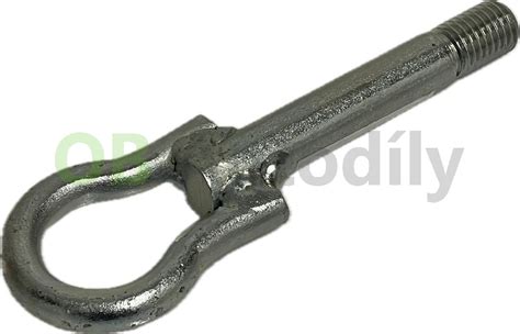 přední tažné oko Sparco na vozidle - detail uchycení