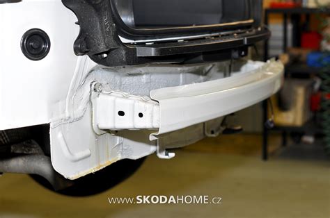 Ilustrace demontáže zadního nárazníku pro montáž tažného zařízení