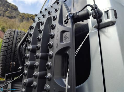 Ilustrační foto různých typů mechanického zabezpečení vozidel