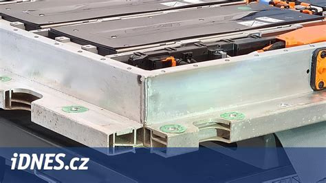 Schéma znázorňující klíčové komponenty vysokonapěťové baterie elektromobilu
