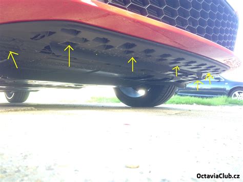 Označení šroubů a zácvaků pro demontáž nárazníku
