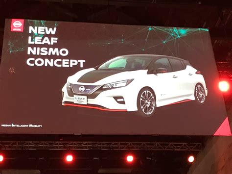 Koncept Nissan Evo na autosalonu