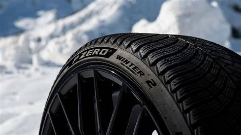 Infografika porovnání modelů Pirelli SF3 a P Zero Winter 2