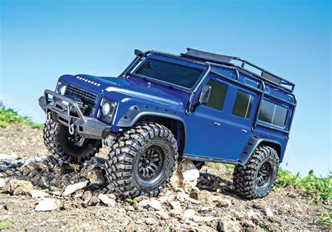 Obrázek: TRX-4 Defender s portálovými nápravami a LED světly