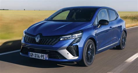 infografika s typy světlometů Renault Clio