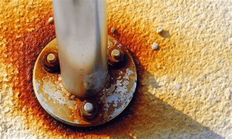 Detail koroze na podvozku Peugeotu 206