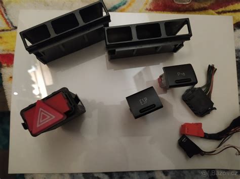 ilustrační foto tlačítka výstražných blinkrů Audi A6 C5