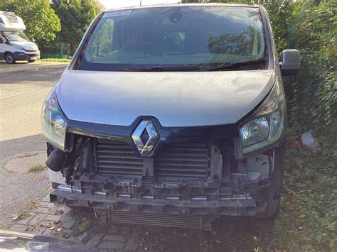 demontaz bočního okna Renault Trafic obrázek