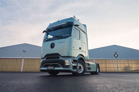 Infografika aerodynamiky Actros L