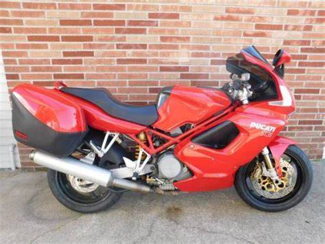 ducati st3 s vyšším plexi a kufry