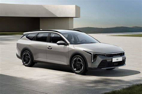 Infografika: Klíčové technické parametry Kia K4 Sportswagon
