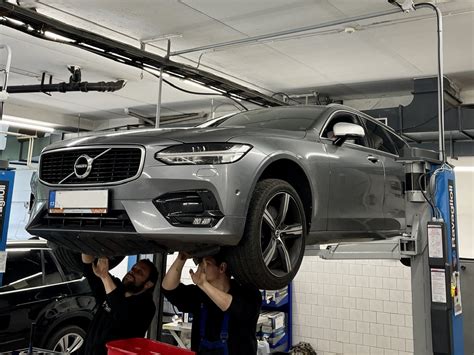 Infografika: Výměna oleje převodovky Volvo V70