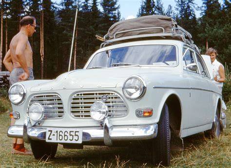 Volvo Amazon historický design ponton
