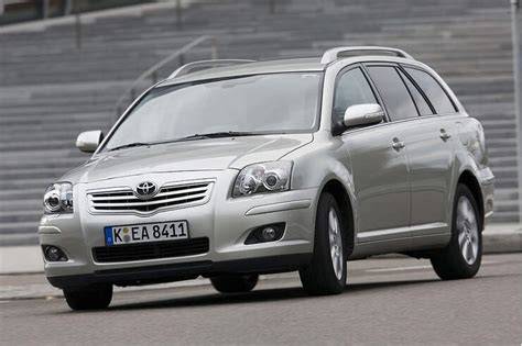 Infografika: PowerDisc multifunkční drážka a její účinky na Avensis T25