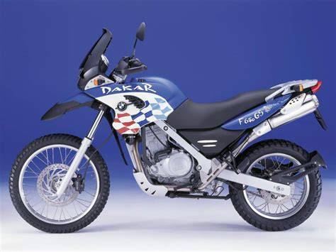 BMW F 650 Dakar - detailní pohled na motor a výbavu