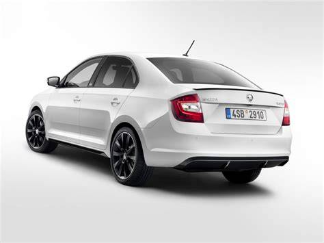 Infografika: Jak správně používat škrabku na led v ŠKODA RAPID SPACEBACK a související prvky