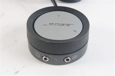 BOSE zesilovač pod sedadlem spolujezdce