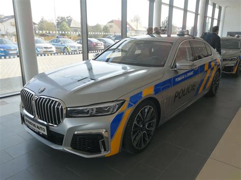 Policie_BMW_745Le_xDrive_detail.jpg