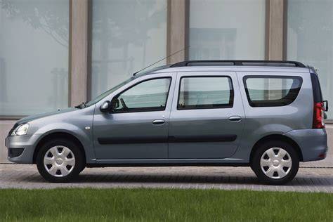 Interiér Logan MCV: prostornost druhé a třetí řady, ISOFIX upevnění.