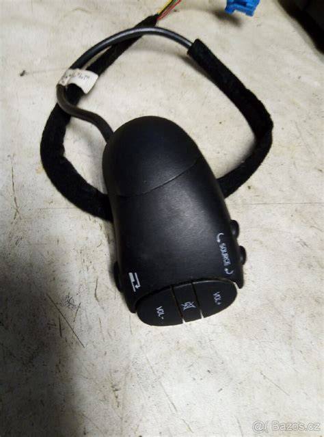 Grafický nástin postupu odblokování rádia Renault Laguna a možnosti ovládání joystickem