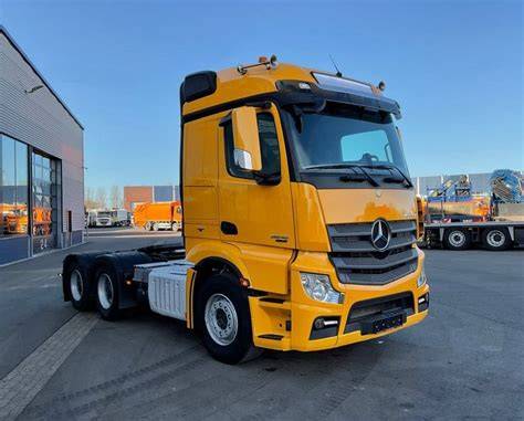 Infografika: Rozložení výkonu motoru a točivého momentu u Actros 2648 LS
