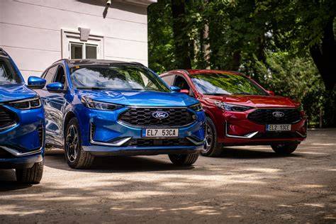 Infografika: Přehled výbav Ford Focus dle verzí a palivových motorů