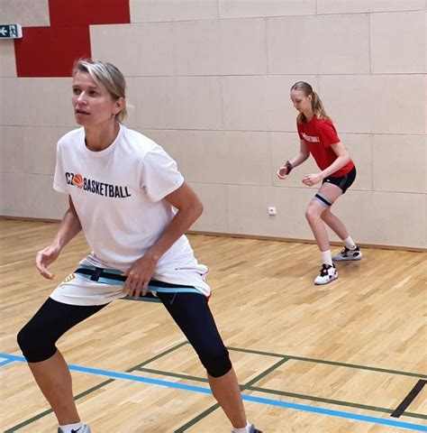 Ivana Večeřová a český ženský basketbal: trofeje a bitvy