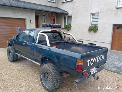 Legenda Toyota Hilux v terénu