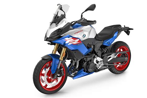 Ergonomie BMW F 900 XR - výšky sedla 775-870 mm a pozice za řídítky