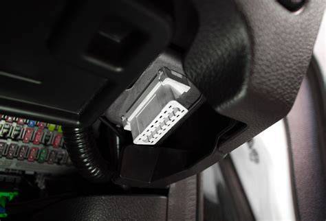 Obrázek znázorňující OBD port a immo systém