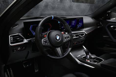 BMW M Performance - kola, karbon a interiér