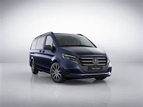 Infografika: Porovnání rozměrů Mercedes Vito Tourer s hlavní konkurencí ve třídě