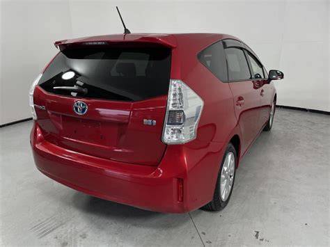 Infografika: Aerodynamický profil Toyota Prius (Cx 0,26) a uspořádání baterií