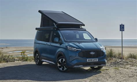 Infografika: Barevné varianty Ford Fiesta a výbavy