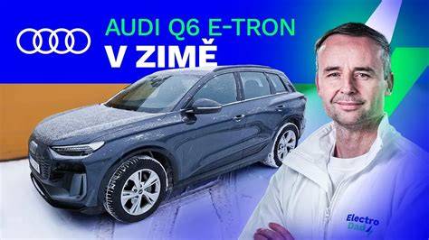 Infografika: Porovnání dojezdu a spotřeby hybridních SUV v zimních podmínkách.